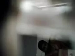 L'angelo dai capelli lunghi Iris Kiss Kiss sta toccando la sua piccola crepa pompino amatoriale video