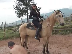 La seducente signora Zelda Morrison salta su un'erezione piuttosto grande come pompini video free una professionista