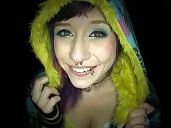La bionda piccante come l'inferno London Rose si sta godendo così tanto video pompini con ingoio gratis il sesso hardcore