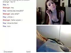 La bruna riccia Claudia KeAloha fa una spagnola film porno solo pompini perfetta