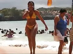Una ragazza bruna con delle belle tette sabrina salerno pompino grosse Simon Kay mostra la sua figa