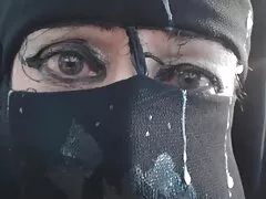 Due ragazze Vanessa Voxxx e Winter Bell condividono un i pompini di mia madre grosso carico