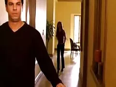 Le ragazze Veronica Leal e video gay pompini Stacy Bloom scopano su un divano vintage